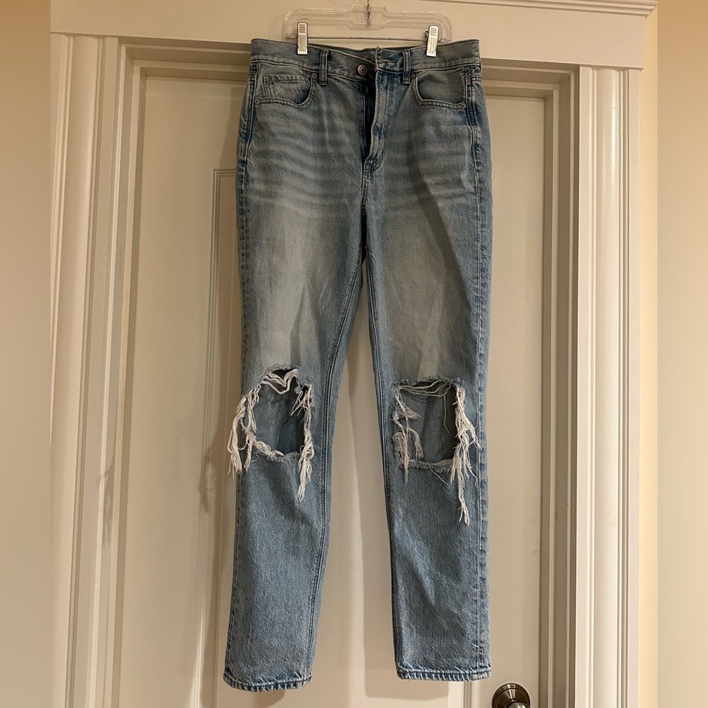 American Eagle Mom Jeans Distressed Light Blue